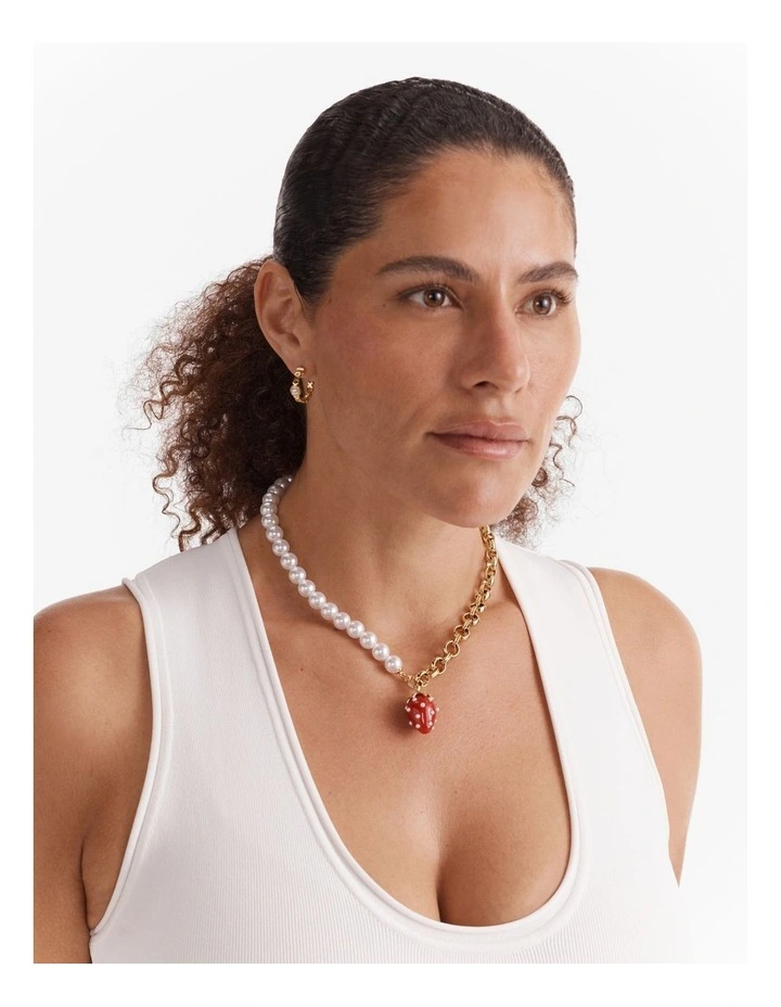 So Sweet Necklace in Pearl image 3