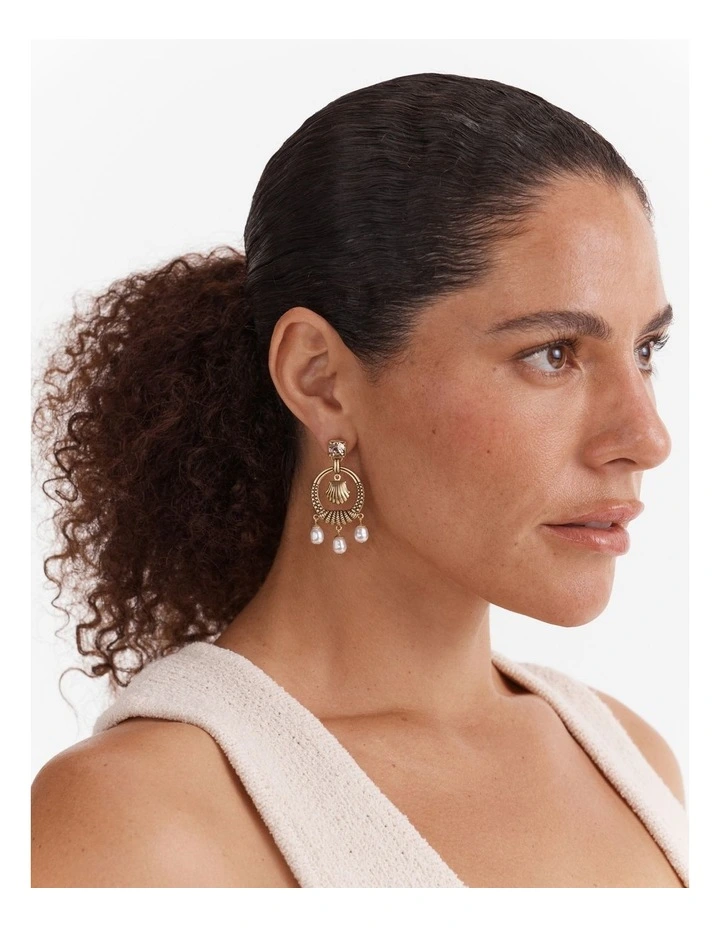 Shellicious Drop Earrings in Pearl image 4