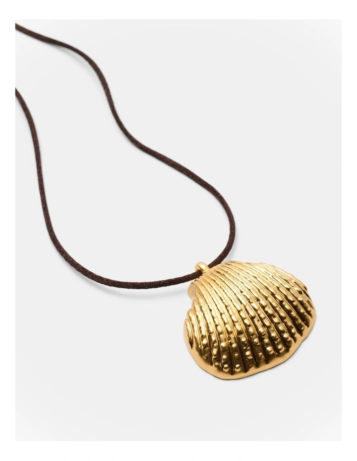 Shell Toggle Necklace in Gold image 3