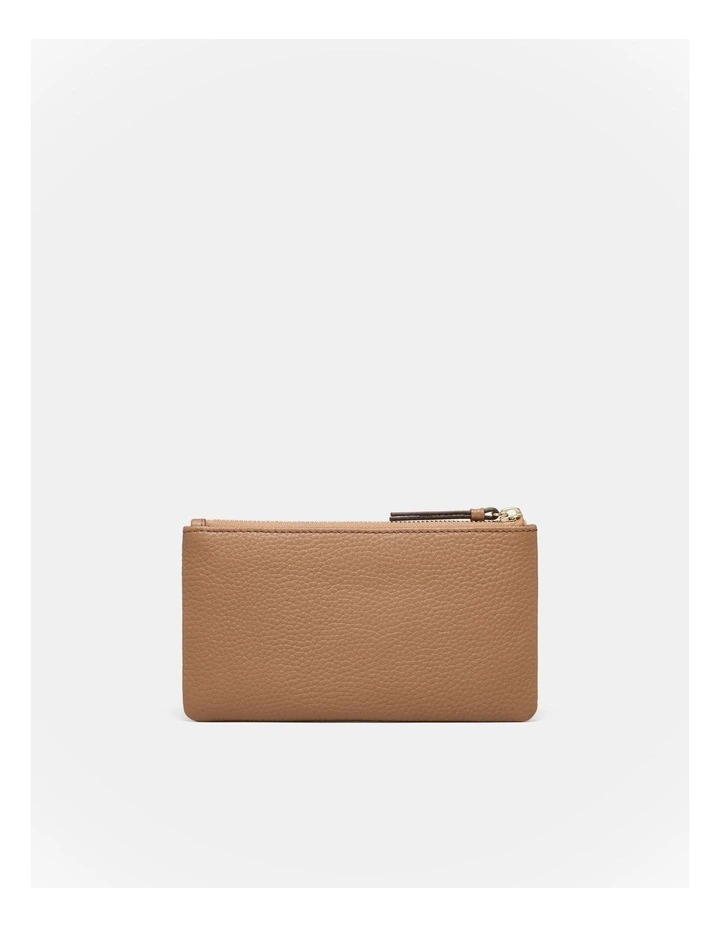 Bay Medium Pouch in Caramel image 2