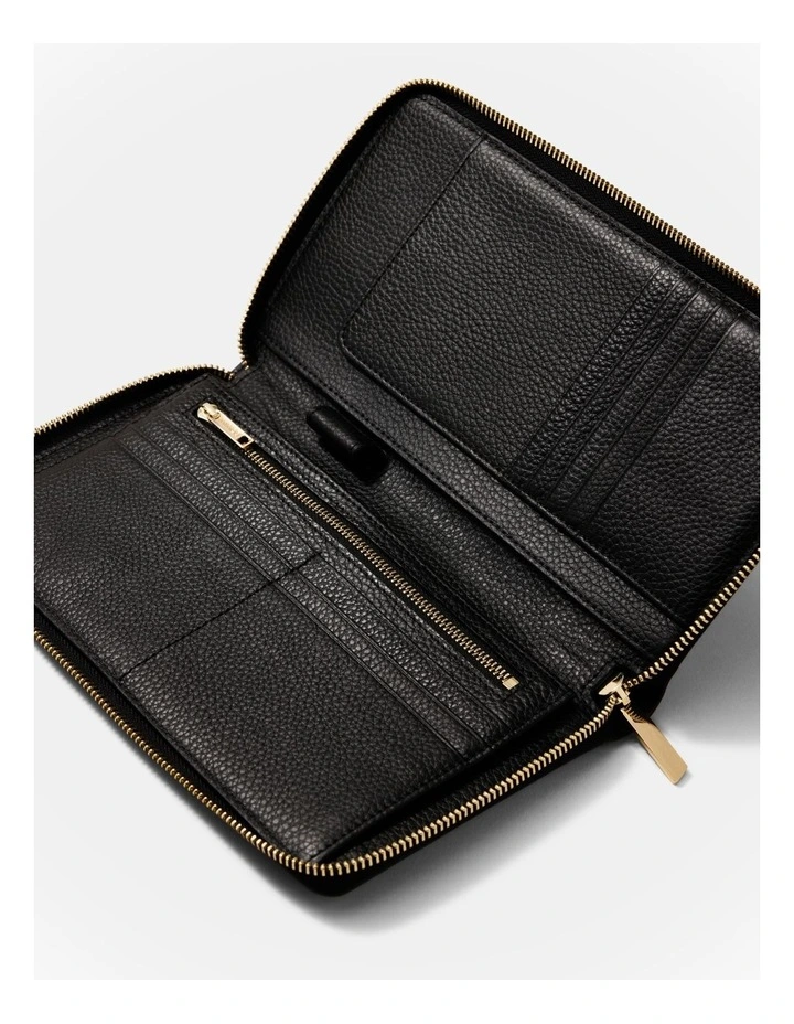 Drift Travel Wallet in Black image 2