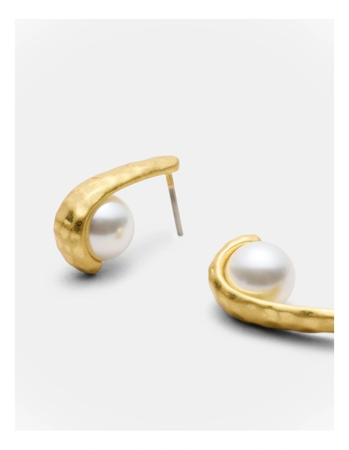 Forge Pearl Stud Earrings in Gold image 3