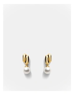 Classique Pearl Drop Earrings in Gold