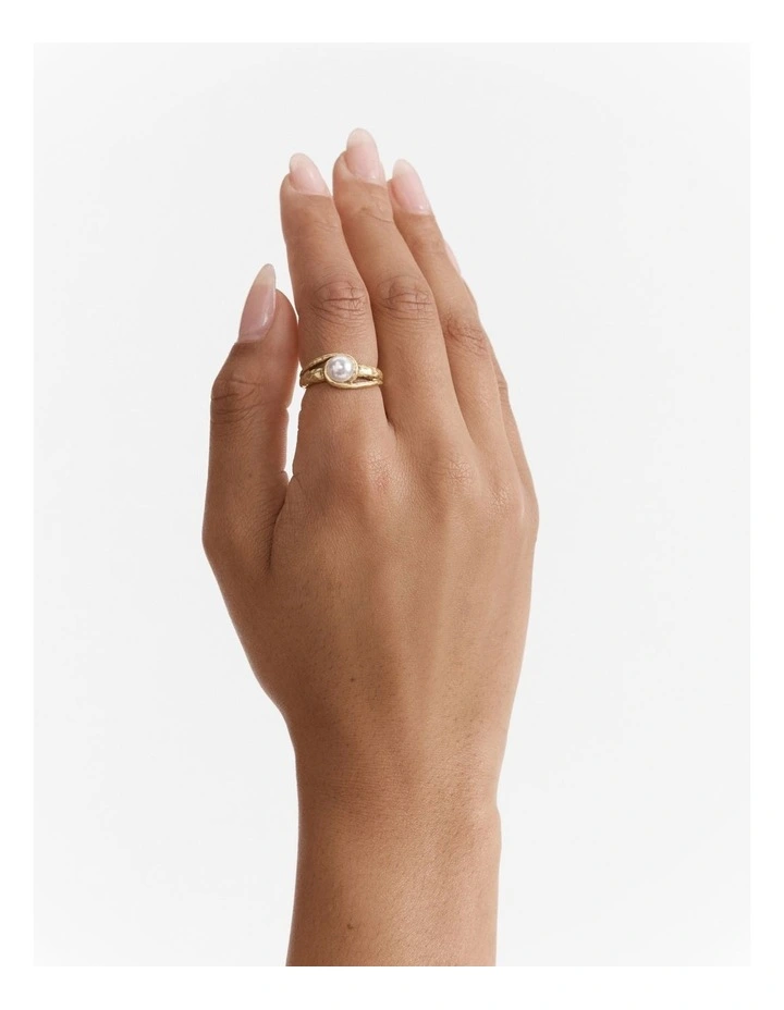 Forge Pearl Ring in Gold image 2