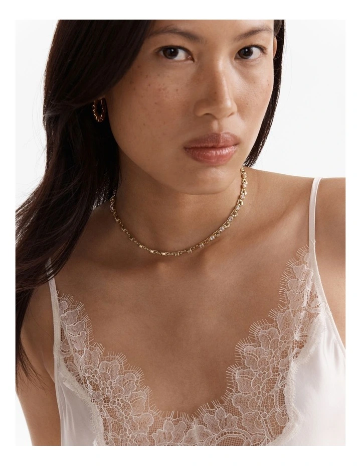 Hearted Chain Necklace in Gold image 5