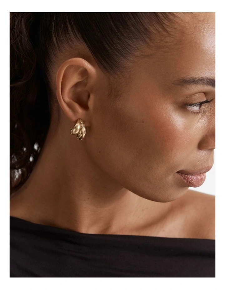 Deux Hoop Earrings in Gold image 4
