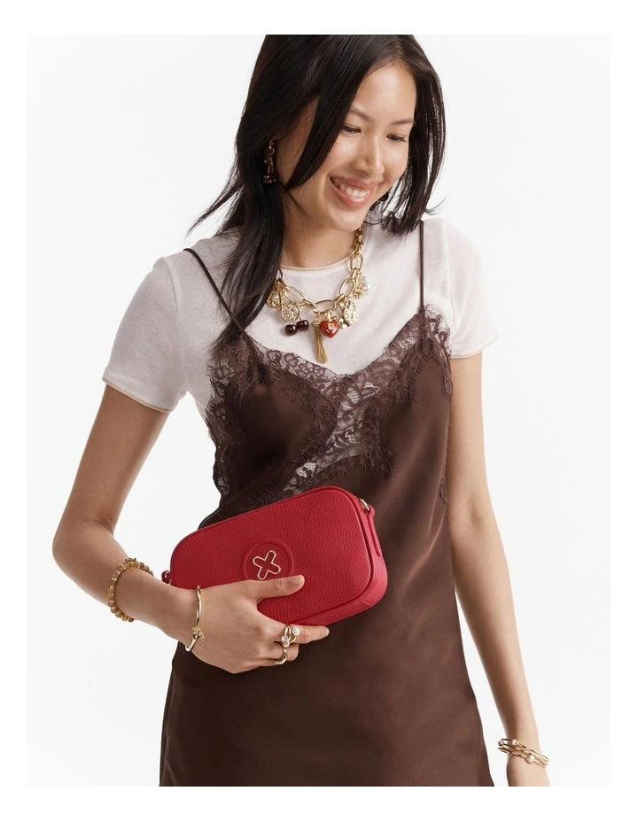 Bay Camera Pouch in Lipstick Red image 2