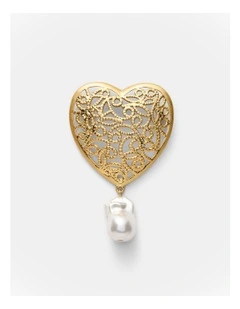 Fond Heart Brooch in Pearl