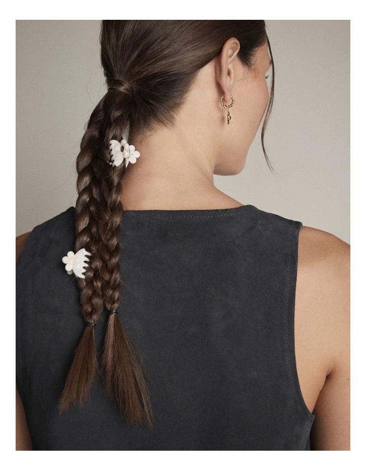 Marguerite Claw Clip Set in Pearl image 2