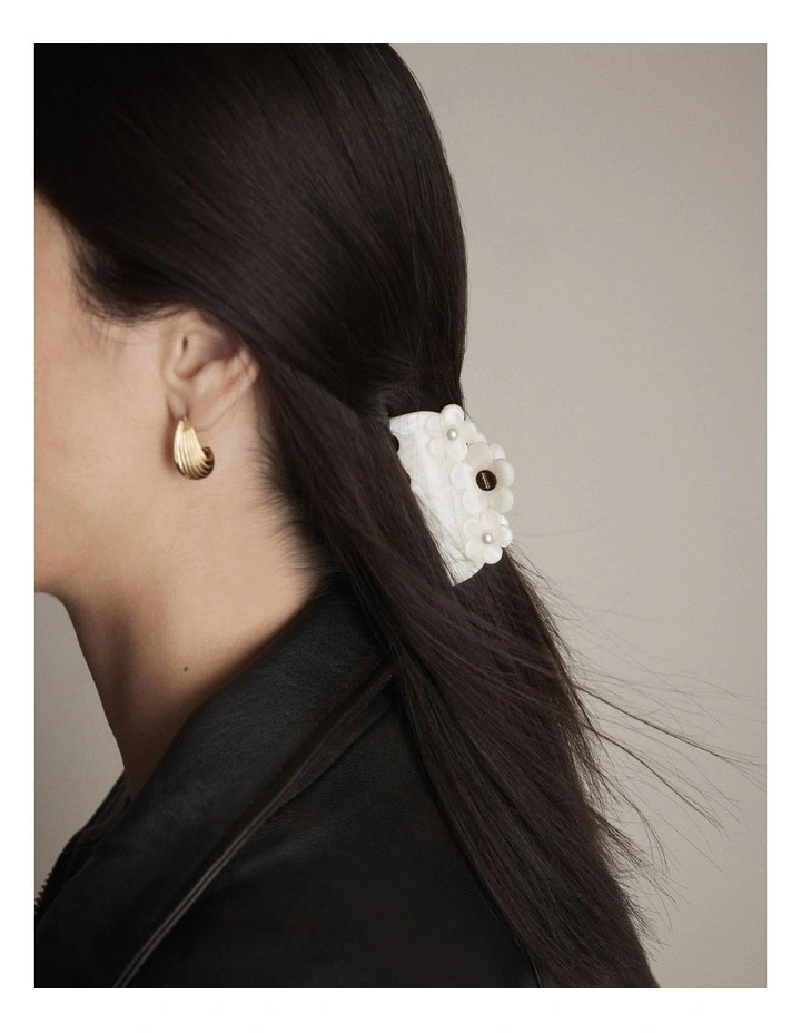 Marguerite Large Claw Clip in Pearl image 2