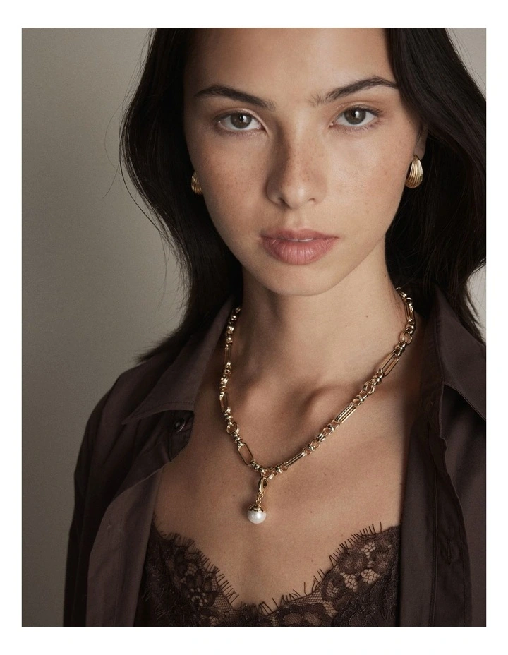 Westlyn Pearl Charm in Gold image 4