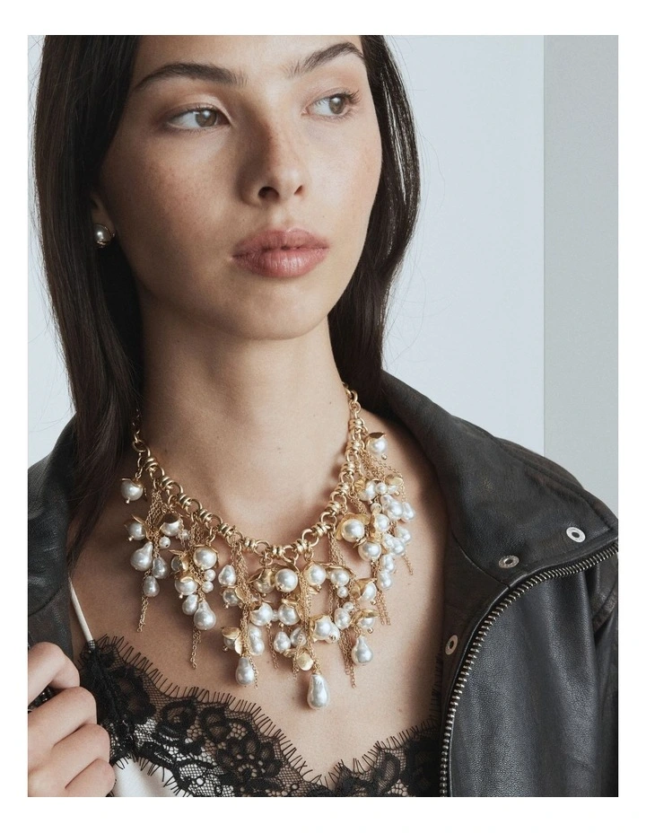 Florin Necklace in Gold image 2