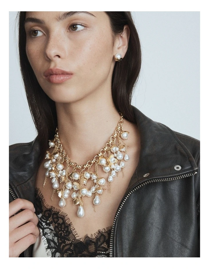 Florin Necklace in Gold image 5