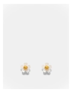 Resin Flower Stud Earrings in Pearl