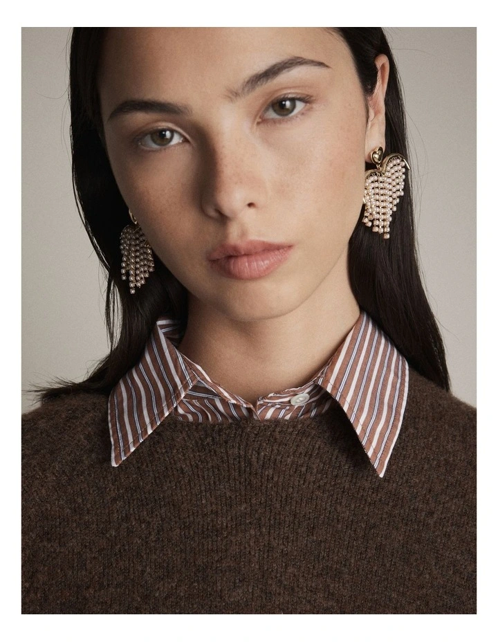 Enticing Heart Earrings in Pearl image 4