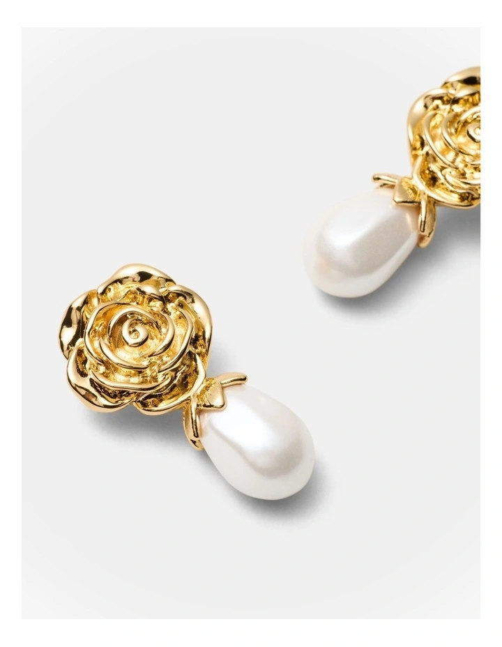 Rosetta Earrings in Gold image 3