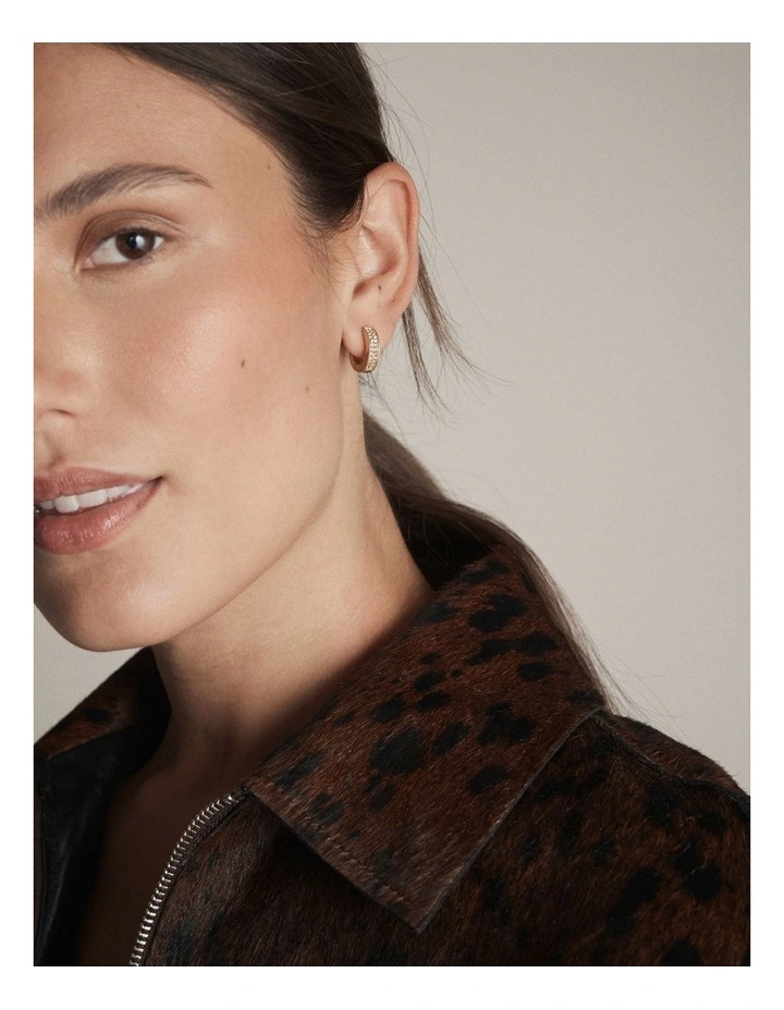 Enduring Hoop Earrings in Gold image 4