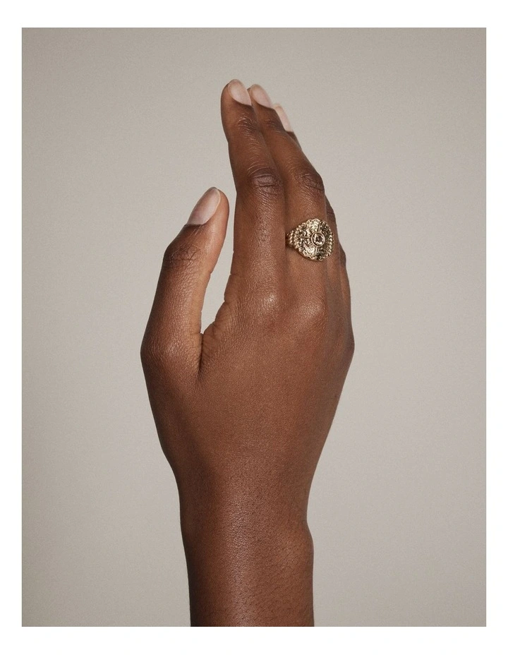 La Chance Ring in Gold image 2