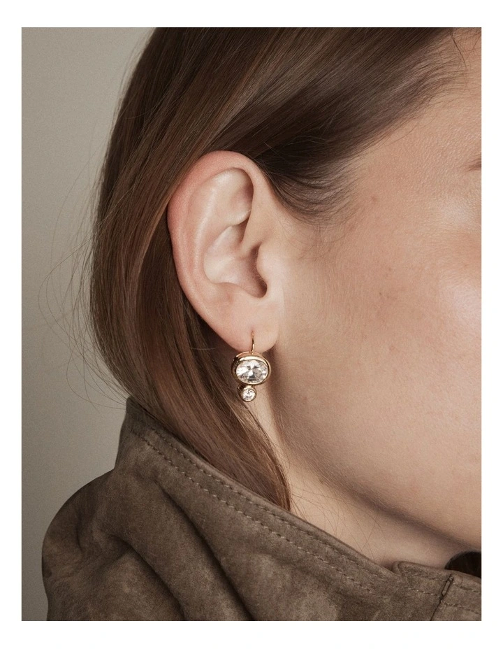 Courtside Hook Earrings in Gold image 4