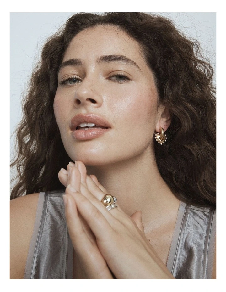Adore Heart Hoop Earrings in Gold image 2