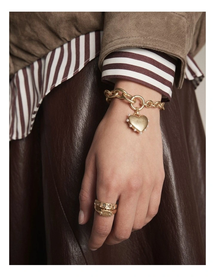 Adore Heart Bracelet in Gold image 2