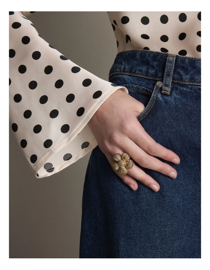 Daisy Dream Ring in Gold image 2