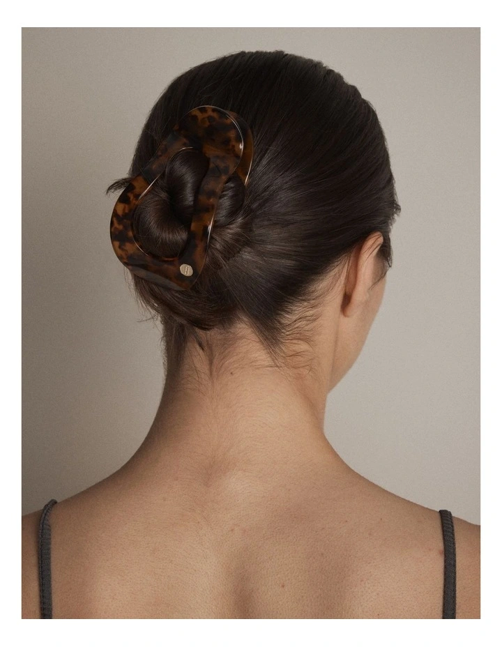 Marlow Flat Claw Clip Hair  in Tort image 2