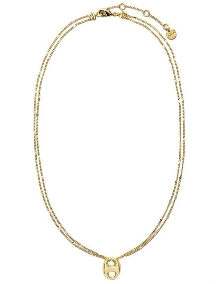 Marina Link Pendant Necklace Neck in Gold image 3