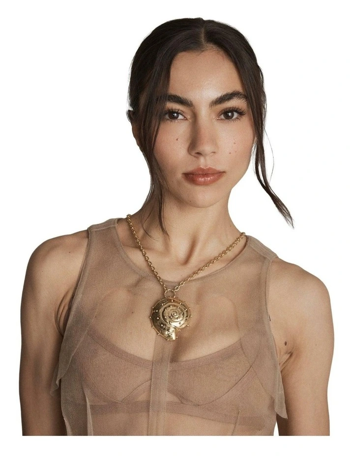 Nautilus Pendant Necklace Neck in Gold image 6