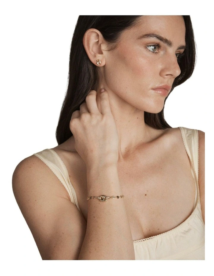 Marina Bracelet Wrist in Gold image 2