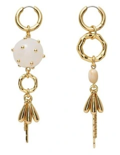 Oleander Link Earrings Ear in Off White