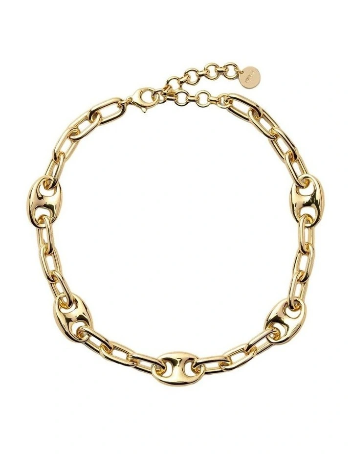 Marina Chain Necklace Neck in Gold image 4