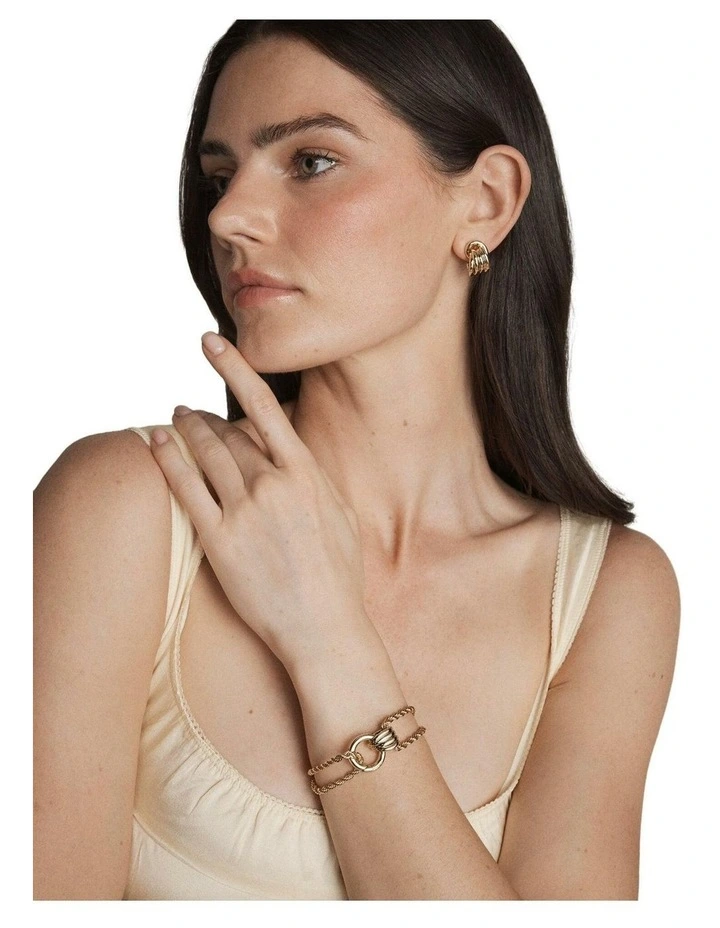 In Knots Bracelet Wrist in Gold image 3