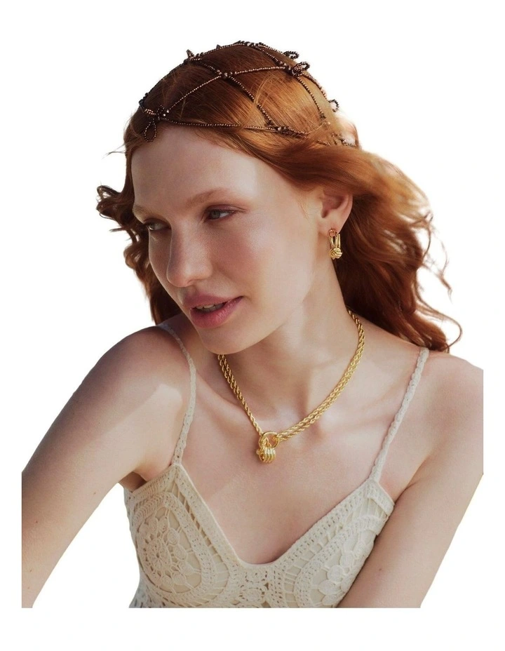 In Knots Necklace Neck in Gold image 2
