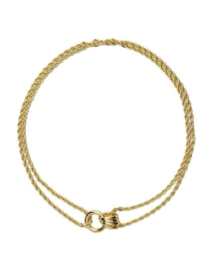 In Knots Necklace Neck in Gold image 4