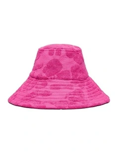 Sola Bucket Hat Hats in Fuchsia
