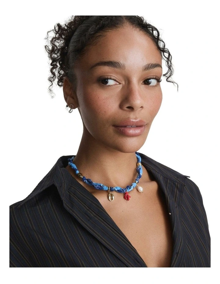 Paisora Necklace Neck in Graphite Blue image 3