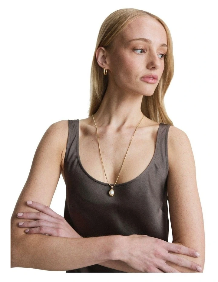 Thalina Necklace Trio Neck in Gold image 7