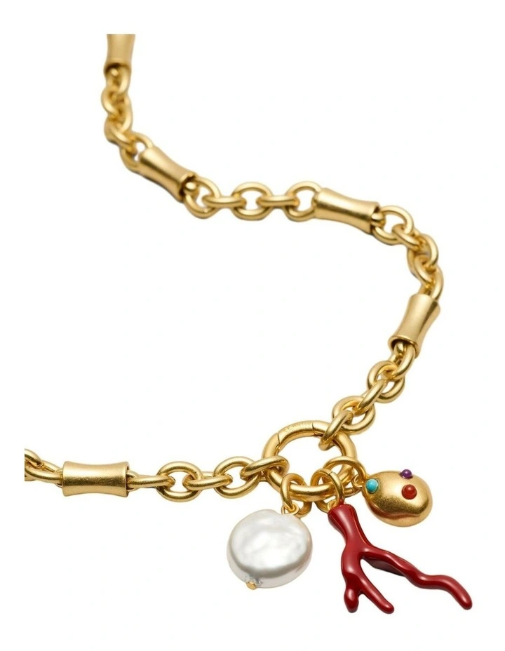 Cladiella Charm Necklace Neck in Gold image 2