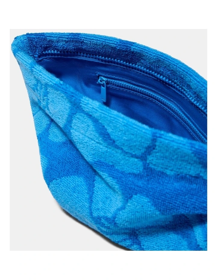 Skye Beach Pouch Pouch in Azure image 4