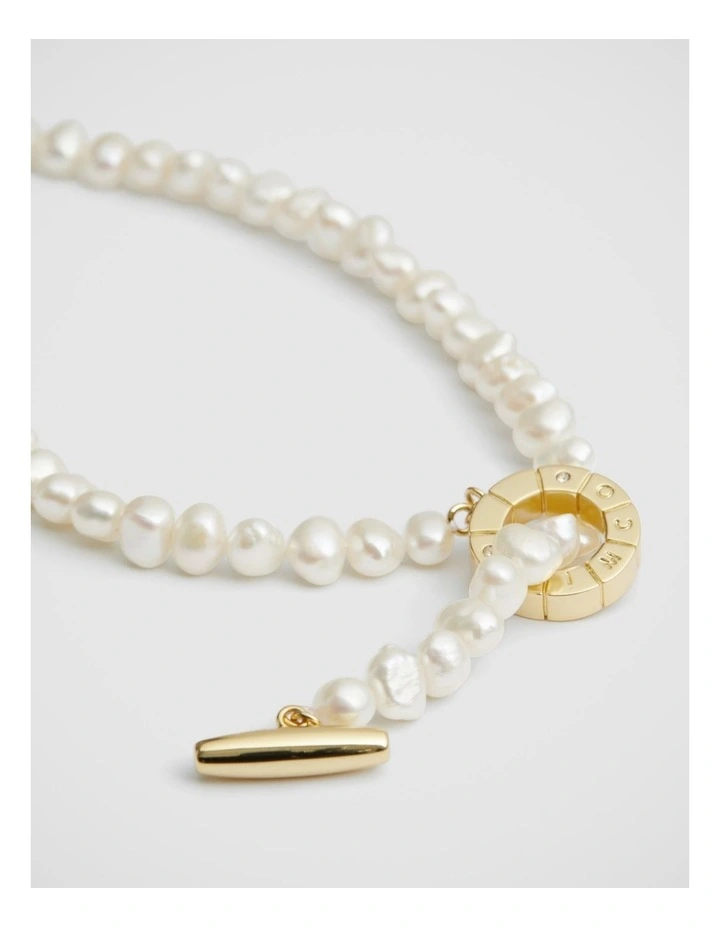 Splice Pearl Necklace in Gold image 3