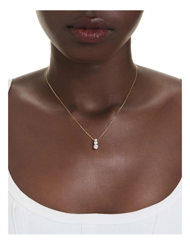 Stilla Attract Pendant in White image 6