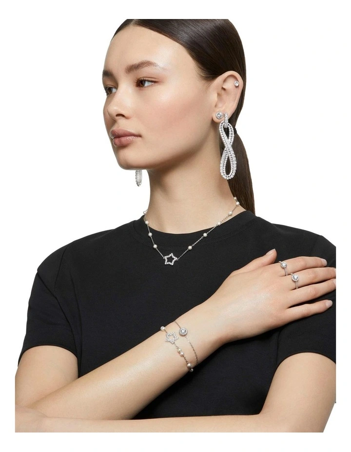 Una Angelic Ring Round Cut in White image 6