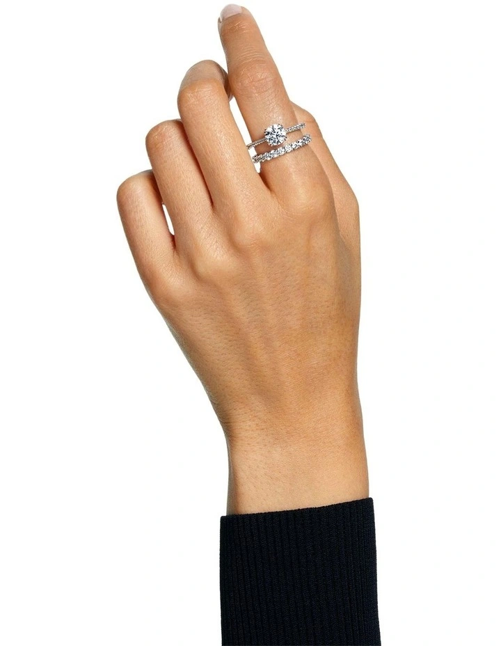 Stilla Ring Round Cut Rhodium Plated Set of 2 in White image 7