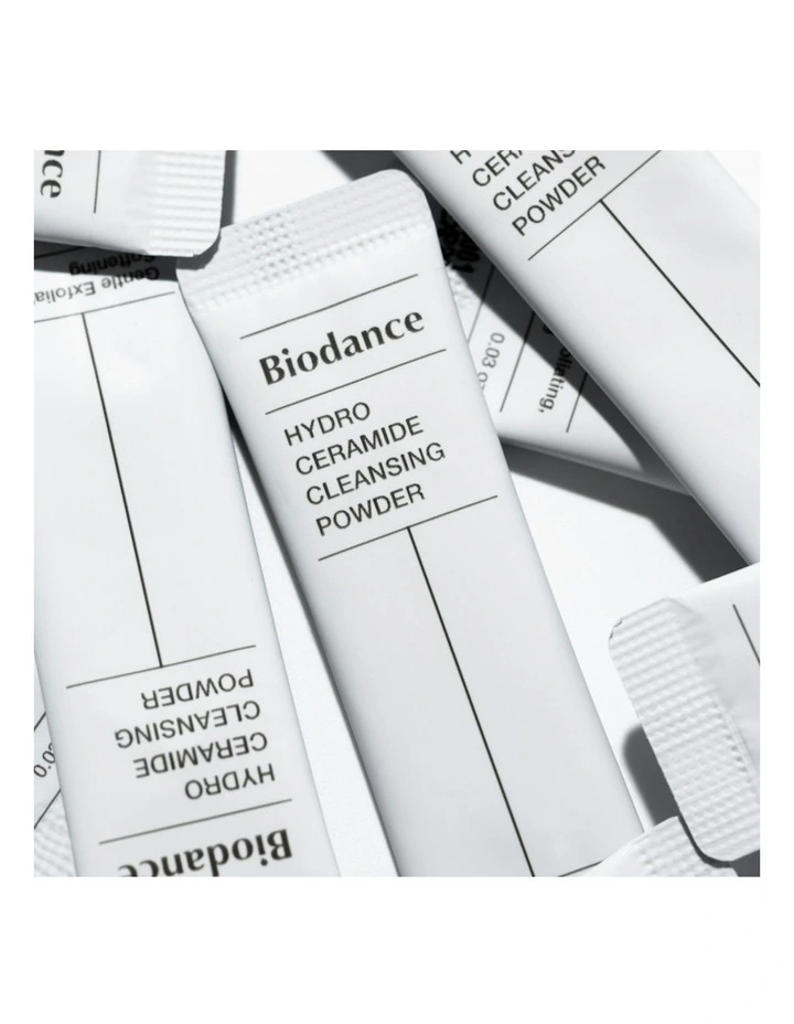 Hydro Ceramide Cleansing Powder image 5
