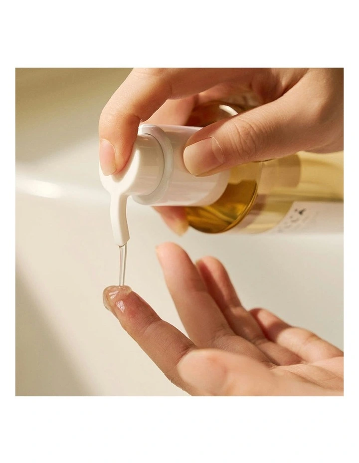 Madagascar Centella Light Cleansing Oil image 3