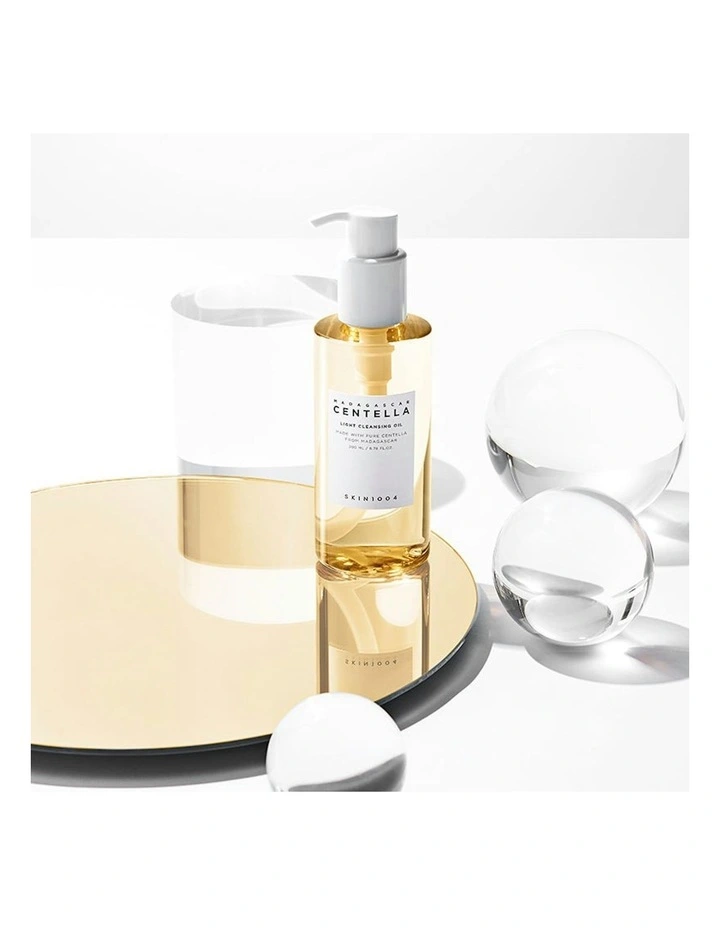 Madagascar Centella Light Cleansing Oil image 4