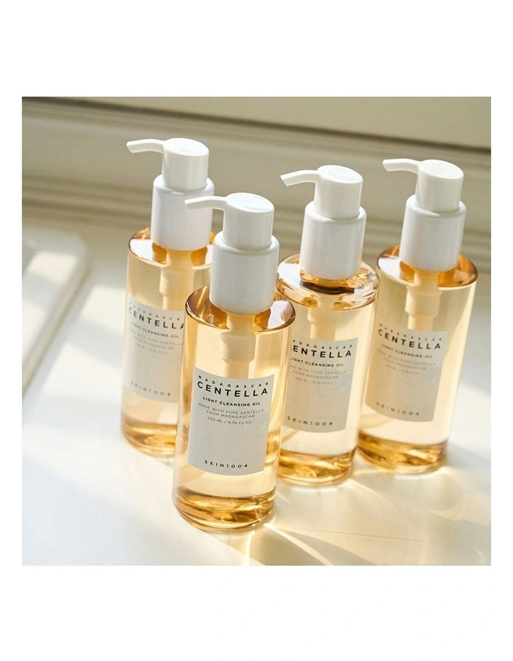 Madagascar Centella Light Cleansing Oil image 5