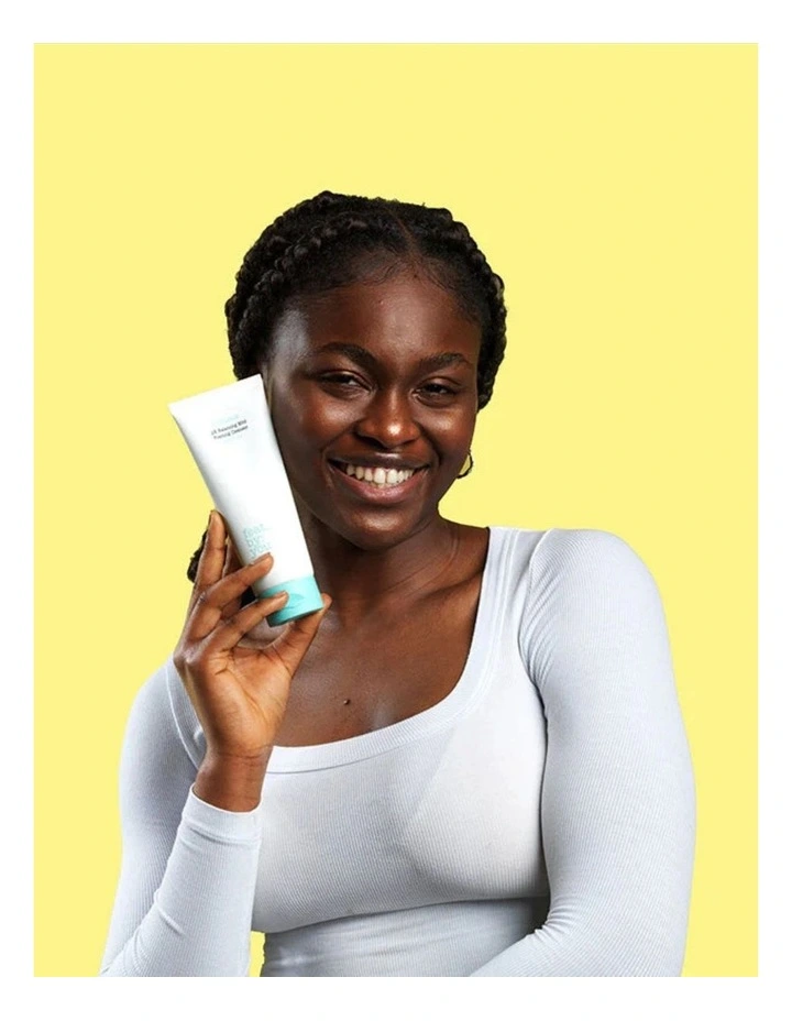 ViTassie pH Balancing Mild Foaming Cleanser image 2