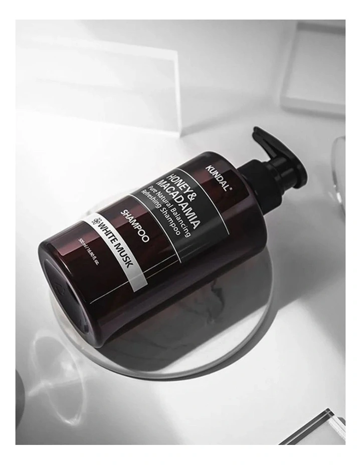Honey And Macadamia Nature Shampoo image 4